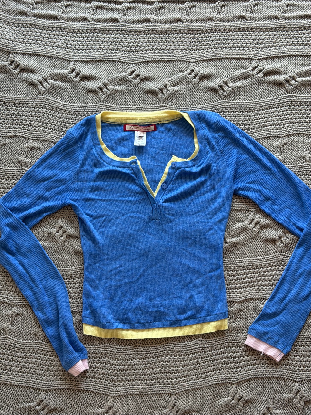 Colorblock Layered V-Neck Sweet Chilling Top With Contrast Trim - Women — image 5 of 8